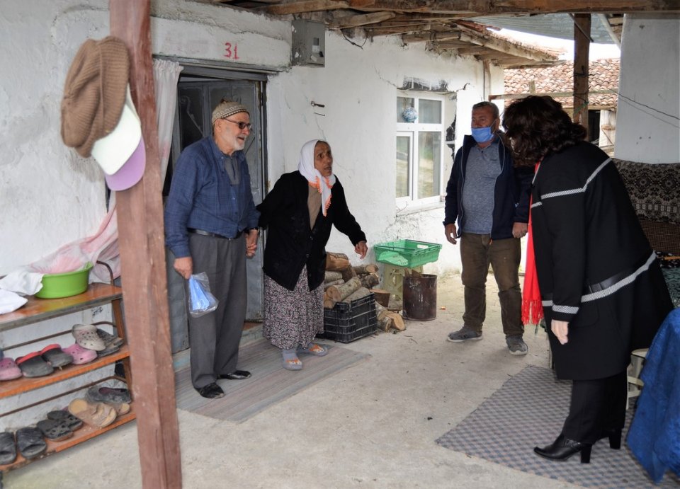 Başkan Özel Yalnız Yaşayan Yaşlı Vatandaşları Ziyaretine Devam Ediyor