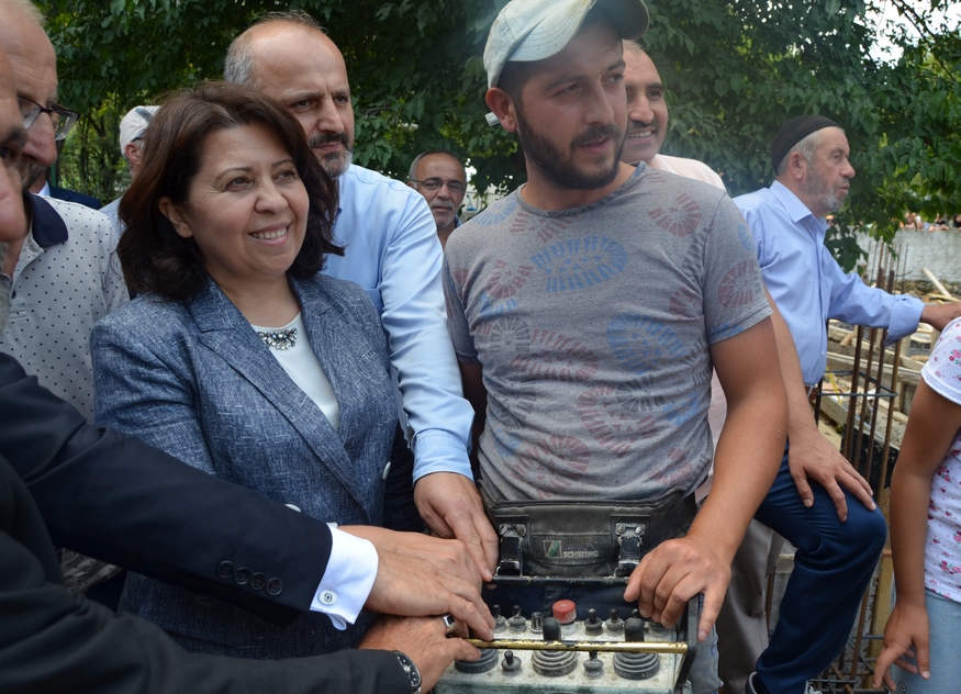 Başkan Özel Aşevi Ve Mahalle Konağı Temel Atma Törenine Katıldı