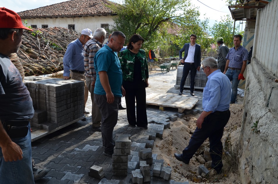 Başkan Özel Kırsal Mahallelerdeki Çalışmaları İnceliyor 