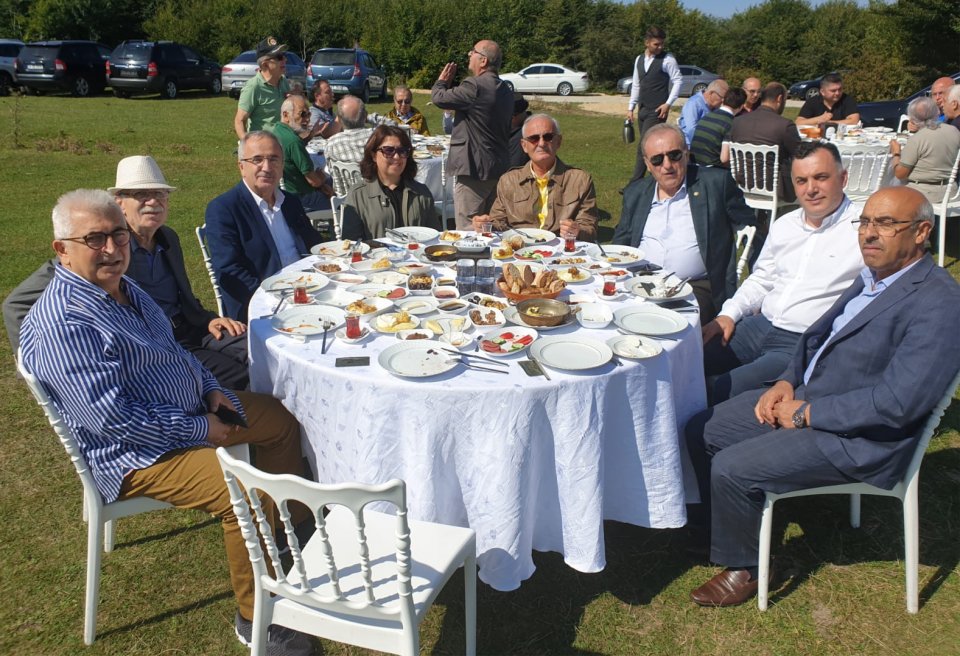 Başkan Özel İş Adamlarıyla Kahvaltı Da Buluştu