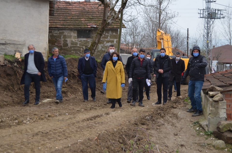 Başkan Özel Salur Mahallesi’nde Başlatılan Yol Çalışmalarını İnceledi