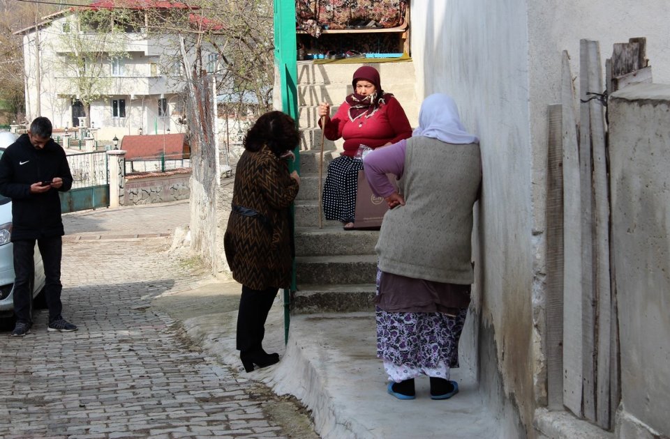 Başkan Özel Yaşlı Vatandaşlarımıza Moral Ziyareti Gerçekleştiriyor