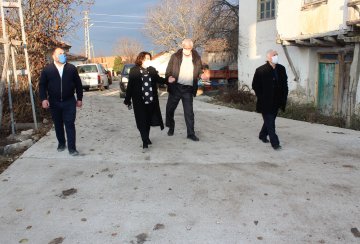 Başkan Özel Kuyucak Kirazpınar ve Oymapınar Mahallesi'ndeki Beton Yol Çalışmalarını İnceledi