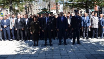 Başkan Nurhan Yapıcı Özel Polis Haftası Dolayısıyla Düzenlenen Çelenk Sunma Törenine Katıldı